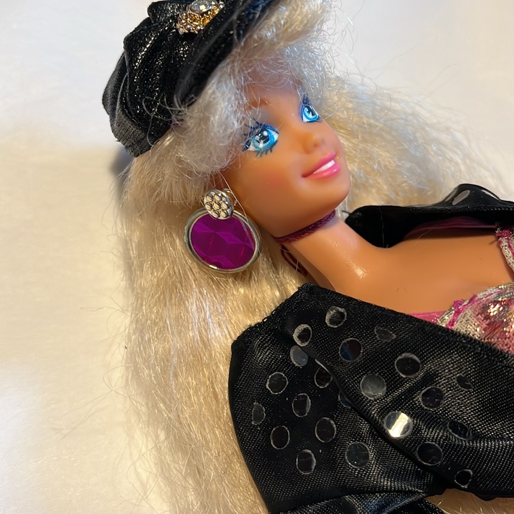 Rappin Rockin Barbie 1991 - Picture 7 of 9